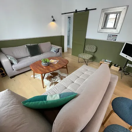 Holiday home Charmante Bord De Avec Parking Et Wifi, Proche Et Commerces - Fr-1-22-377